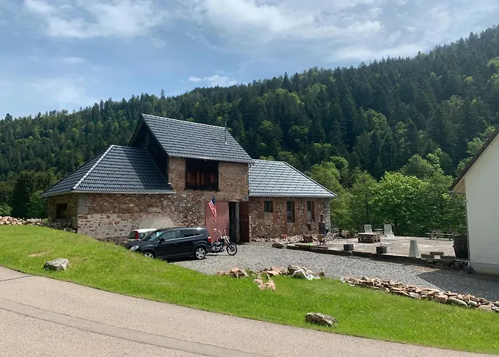 Moonshine 79 アパート